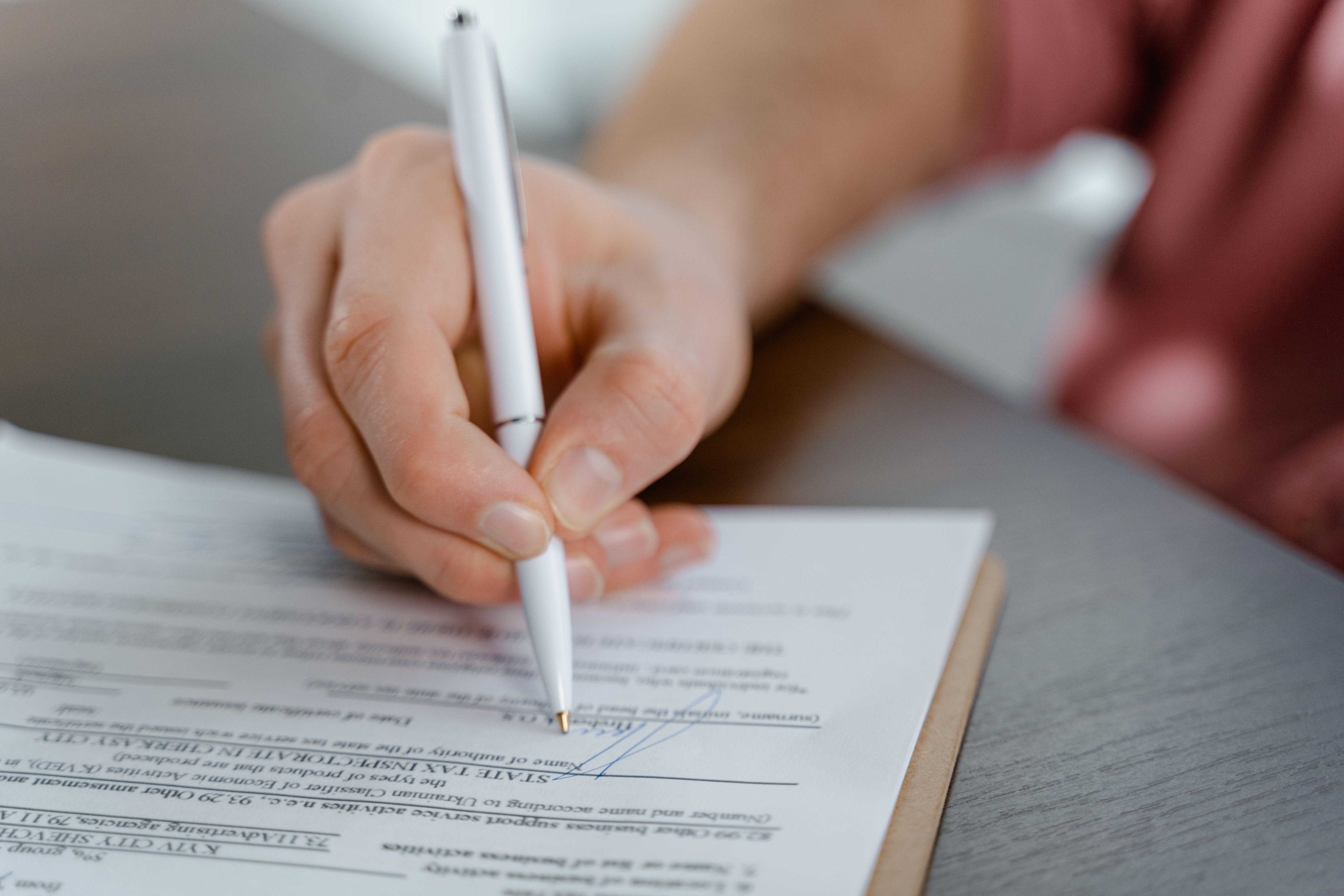 Breeder Contract Template: 8 Things Every Version Needs (With an Editable Download)